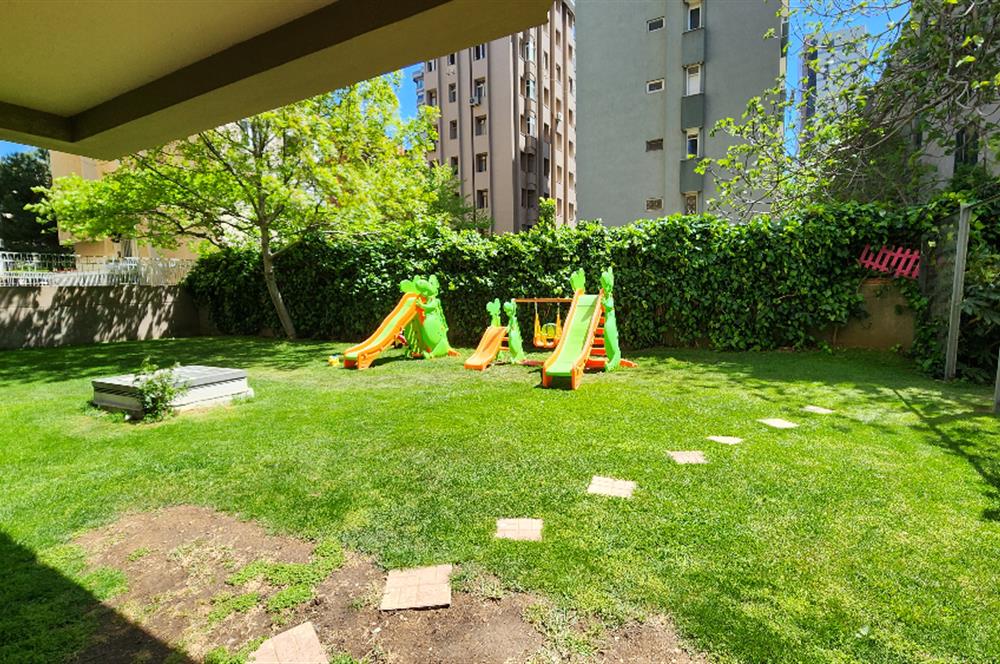 SUADİYE SAHİLDE SİTE ÖZELLİKLİ DENİZ MANZARALI 5+1 275 m2 DAİRE