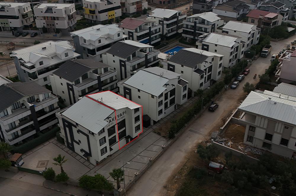 C21 Cius; Umurbey'de Havuzlu Müstakil Girişli Dubleks Daire