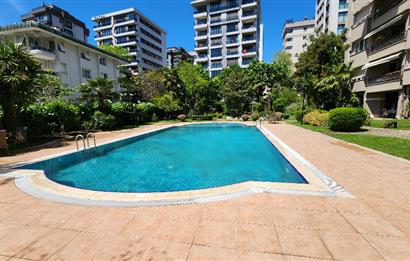 SUADİYE SAHİLDE SİTE ÖZELLİKLİ DENİZ MANZARALI 5+1 275 m2 DAİRE