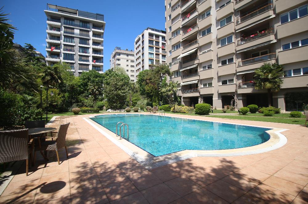 SUADİYE SAHİLDE SİTE ÖZELLİKLİ DENİZ MANZARALI 5+1 275 m2 DAİRE