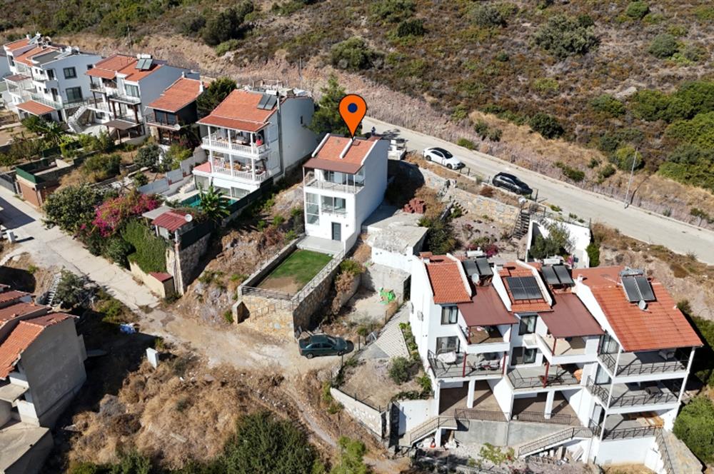 Boğaziçi'nde Plajlı Deniz Manzaralı 4+1 Tripleks Sıfır Villa