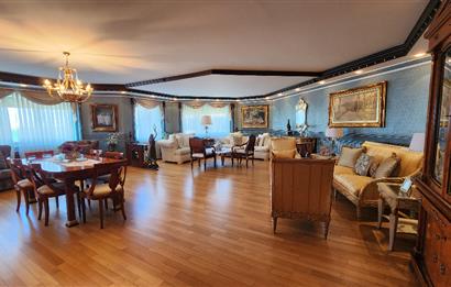 SUADİYE SAHİLDE SİTE ÖZELLİKLİ DENİZ MANZARALI 5+1 275 m2 DAİRE