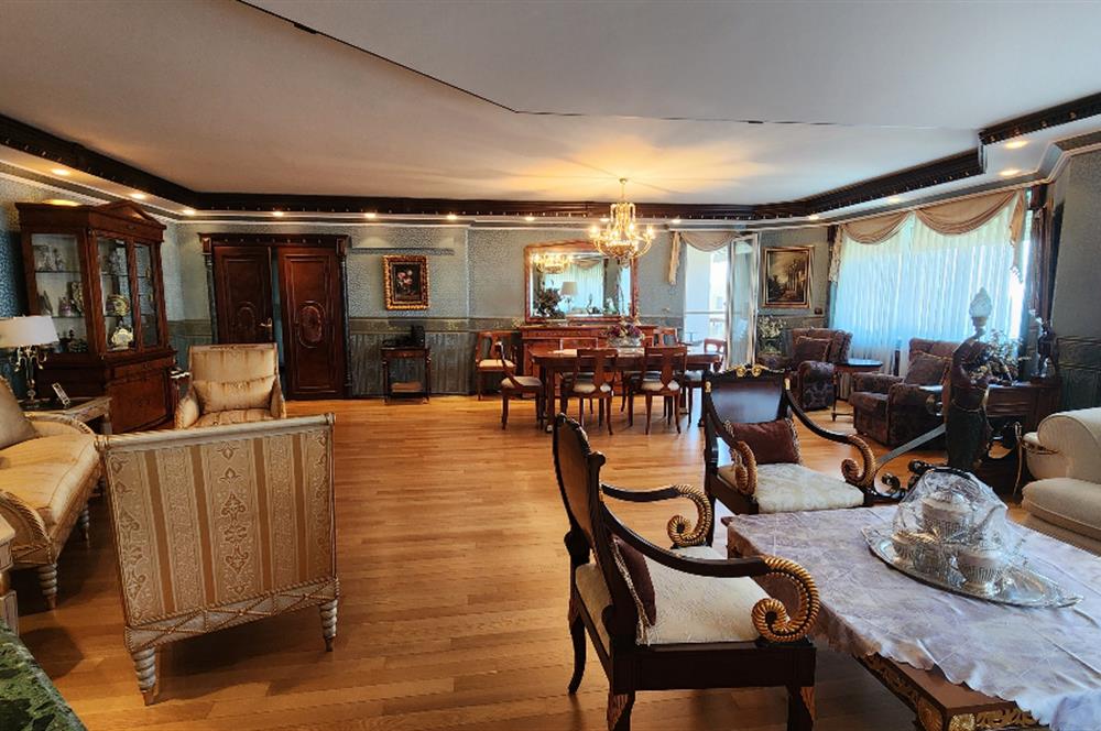 SUADİYE SAHİLDE SİTE ÖZELLİKLİ DENİZ MANZARALI 5+1 275 m2 DAİRE