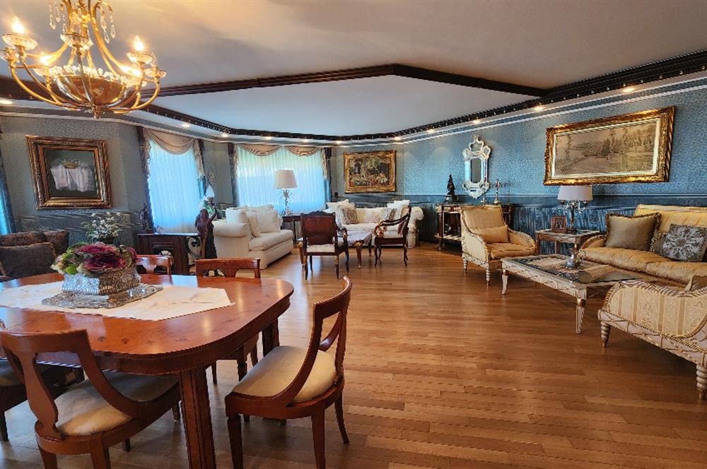 SUADİYE SAHİLDE SİTE ÖZELLİKLİ DENİZ MANZARALI 5+1 275 m2 DAİRE