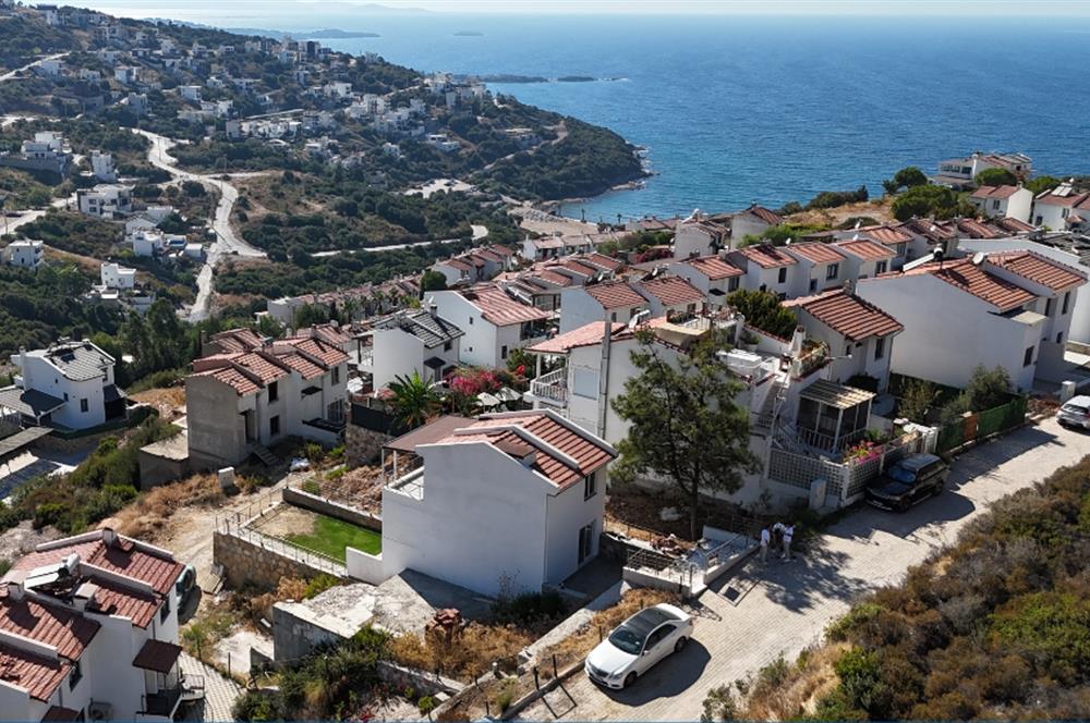 Boğaziçi'nde Plajlı Deniz Manzaralı 4+1 Tripleks Sıfır Villa