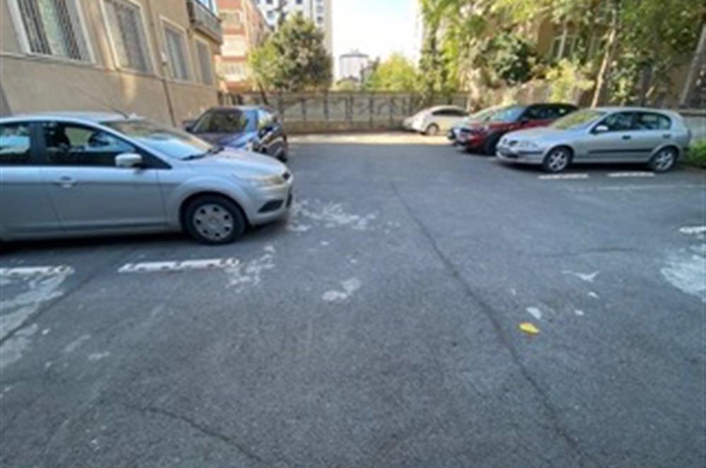 KOZYATAĞI MERKEZİ KONUMDA 3+1 KİRALIK DAİRE