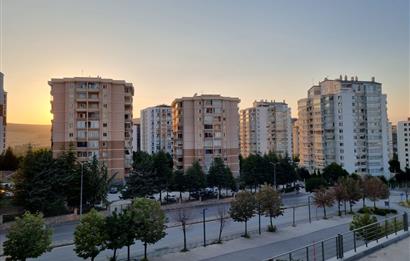 YAŞAMKENT'İN EN MERKEZİ KONUMUNDA ANKACADDE'DE SATILIK 2+1 DAİRE
