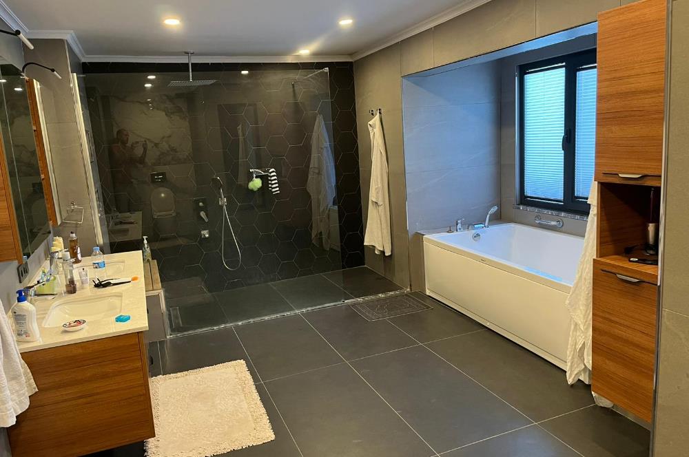 Tepekent’te Lüks Satılık 9+3 Müstakil Villa