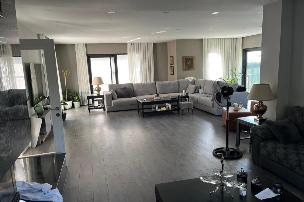 Tepekent’te Lüks Satılık 9+3 Müstakil Villa