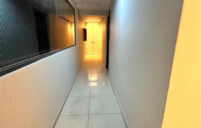 ŞİŞLİ BOMONTİ'DE GENİŞ CEPHE AVANTAJLI KİRALIK DEPOLU MAĞAZA