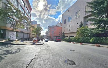 ŞİŞLİ BOMONTİ'DE GENİŞ CEPHE AVANTAJLI KİRALIK DEPOLU MAĞAZA