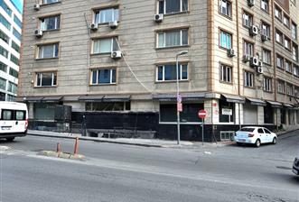 ŞİŞLİ BOMONTİ'DE GENİŞ CEPHE AVANTAJLI KİRALIK DEPOLU MAĞAZA
