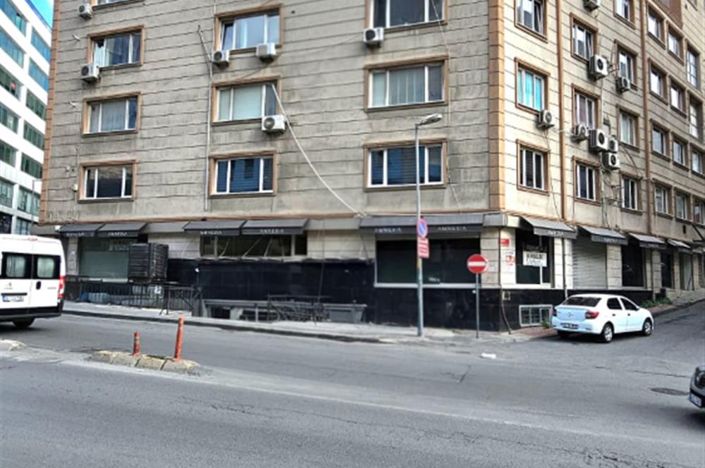 ŞİŞLİ BOMONTİ'DE GENİŞ CEPHE AVANTAJLI KİRALIK DEPOLU MAĞAZA