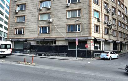 ŞİŞLİ BOMONTİ'DE GENİŞ CEPHE AVANTAJLI KİRALIK DEPOLU MAĞAZA