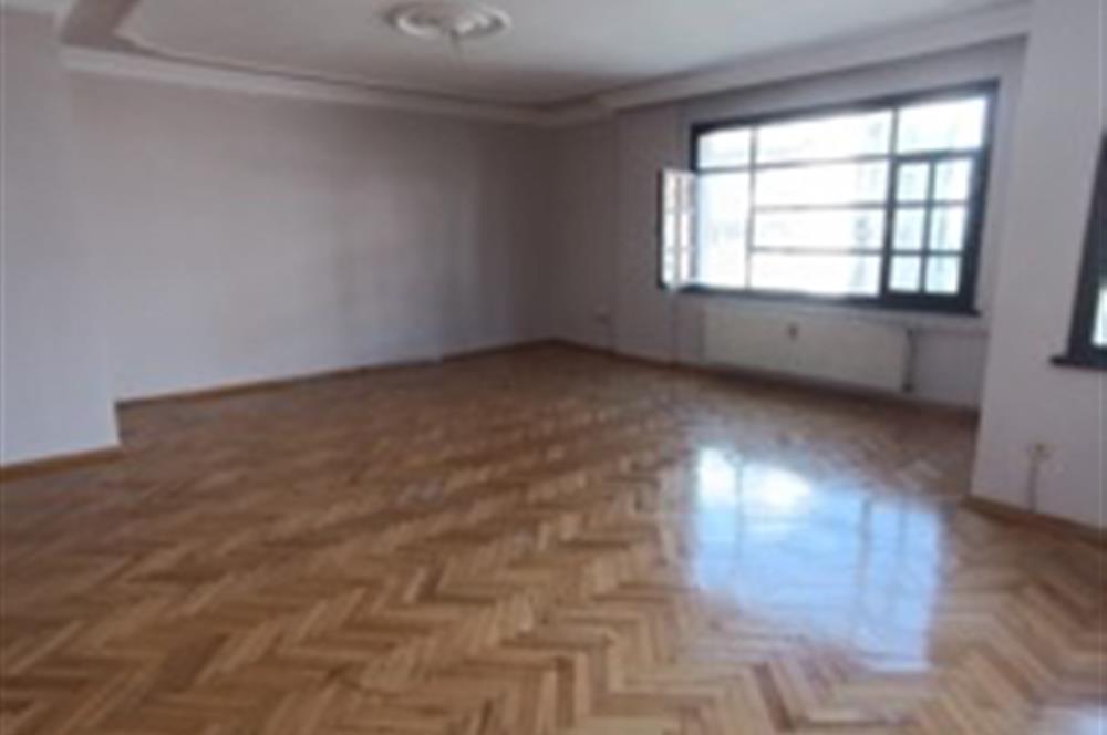 KOZYATAĞI MERKEZİ KONUMDA 3+1 KİRALIK DAİRE