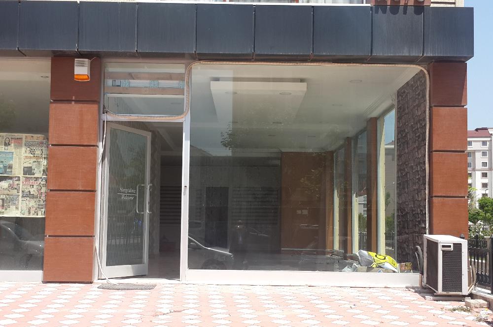 Adnan kahvecide Cadde üzerinde çift cepheli 124m2 Köşe dükkan.