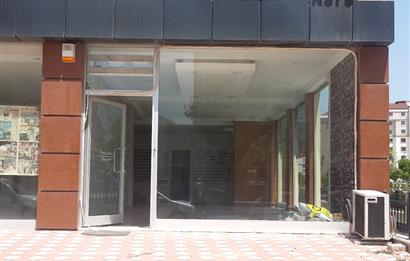 Adnan kahvecide Cadde üzerinde çift cepheli 124m2 Köşe dükkan.