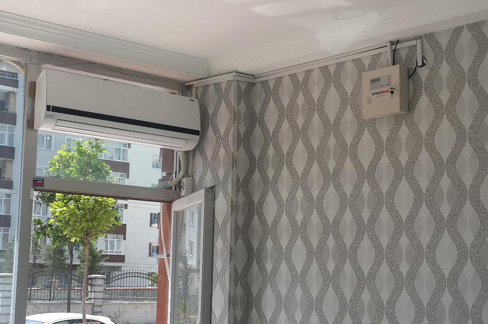 Adnan kahvecide Cadde üzerinde çift cepheli 124m2 Köşe dükkan.