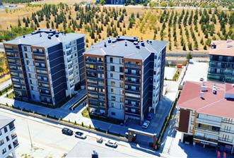 BAHÇELİEVLER MAHALLESİ’İNDE SİTE İÇİNDE 4,5+1 SATILIK DAİRE
