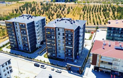 BAHÇELİEVLER MAHALLESİ’İNDE SİTE İÇİNDE 4,5+1 SATILIK DAİRE