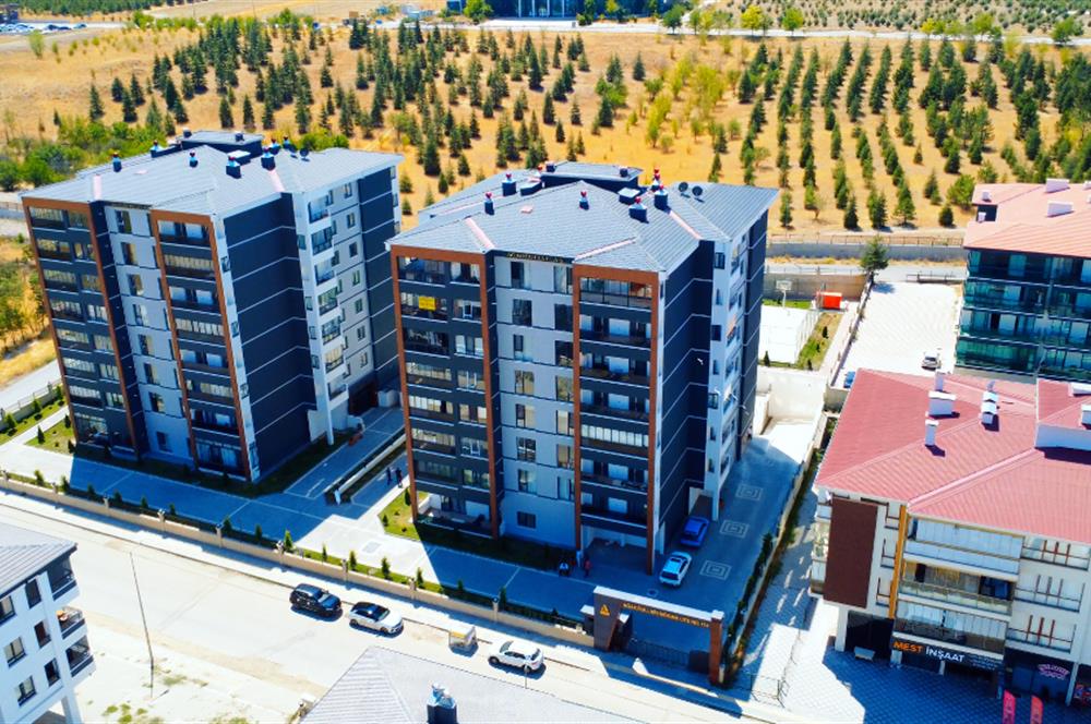 BAHÇELİEVLER MAHALLESİ’İNDE SİTE İÇİNDE 4,5+1 SATILIK DAİRE