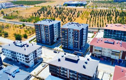 BAHÇELİEVLER MAHALLESİ’İNDE SİTE İÇİNDE 4,5+1 SATILIK DAİRE