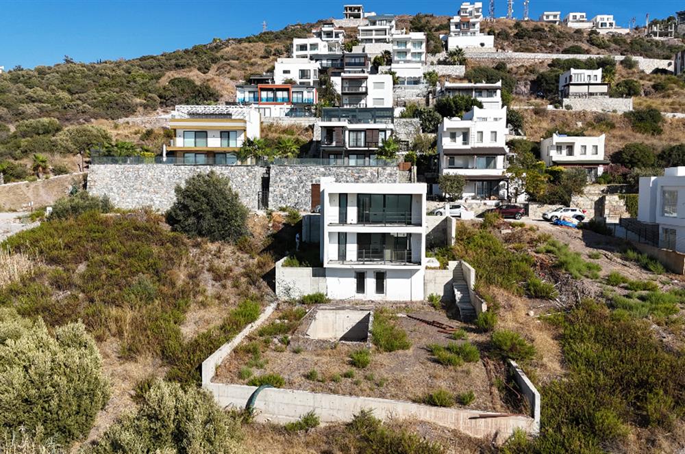 Boğaziçi Deniz Manzaralı Satılık Müstakil Villa