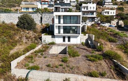 Boğaziçi Deniz Manzaralı Satılık Müstakil Villa
