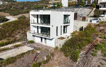 Boğaziçi Deniz Manzaralı Satılık Müstakil Villa