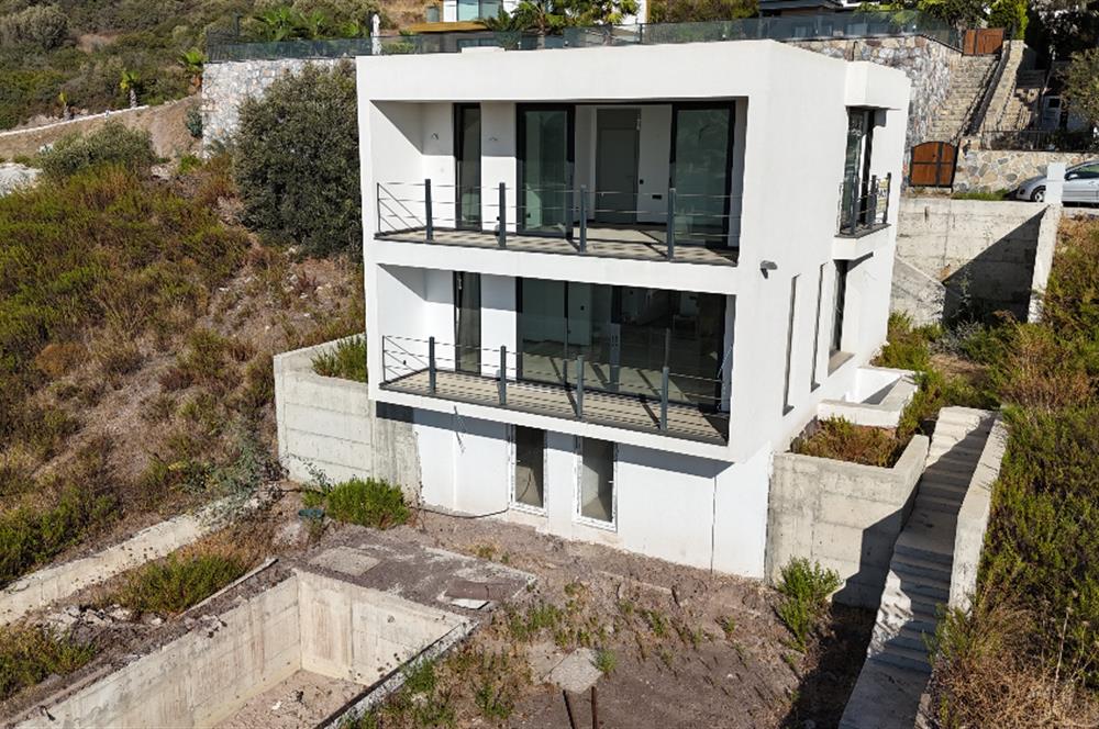Boğaziçi Deniz Manzaralı Satılık Müstakil Villa