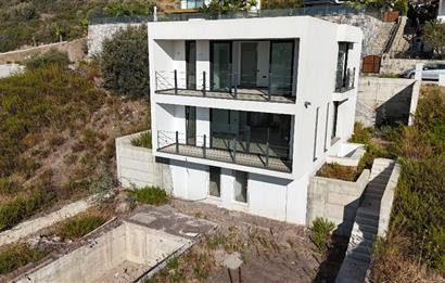 Boğaziçi Deniz Manzaralı Satılık Müstakil Villa