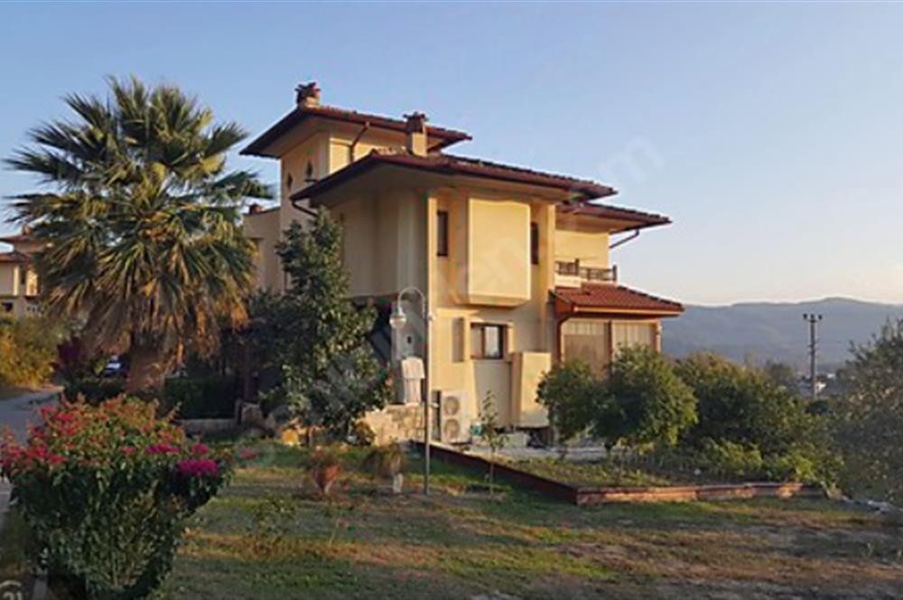 MUĞLA AKYAKA ATAKÖY -SİTE İÇERİSİNDE MÜSTAKİL TADINDA-İKİZ VİLLA