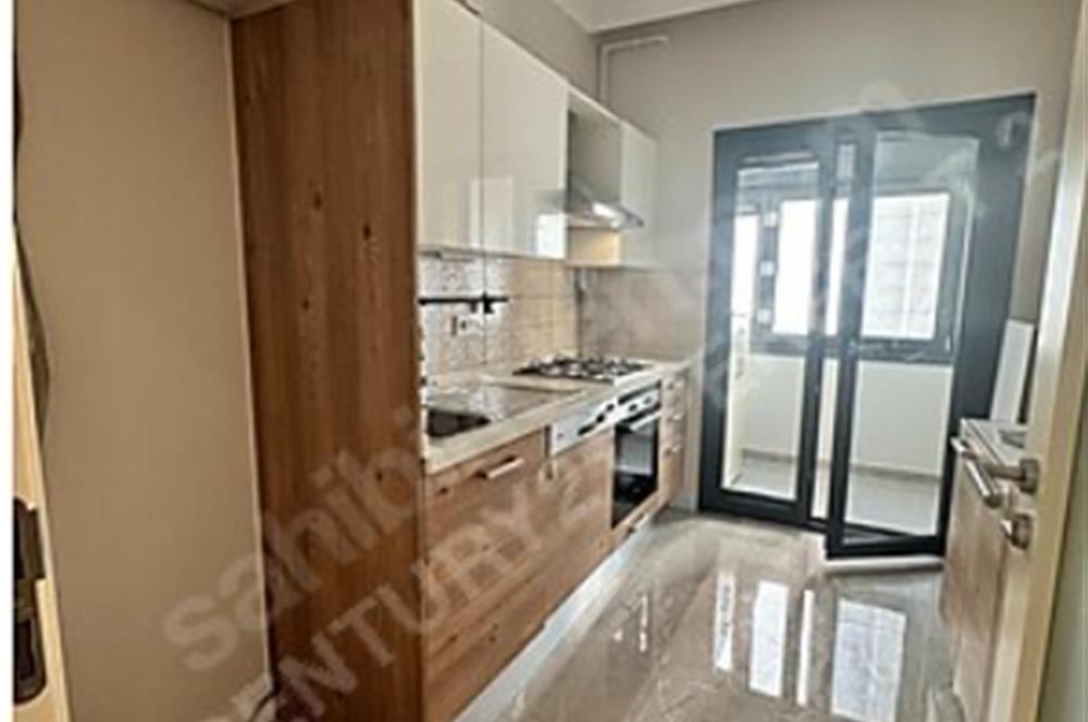 SUADİYE DE SATILIK BALKONLU EBEVEYN BANYOLU BOŞ KÖŞE 3+1