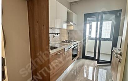 SUADİYE DE SATILIK BALKONLU EBEVEYN BANYOLU BOŞ KÖŞE 3+1
