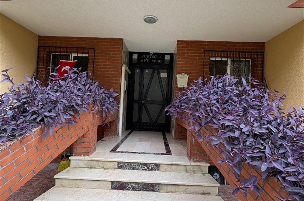 KOZYATAĞI AVŞAR SOKAKTA KOZZY AVM'YE 400 METRE SATILIK 3+1 DAİRE