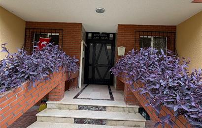 KOZYATAĞI AVŞAR SOKAKTA KOZZY AVM'YE 400 METRE SATILIK 3+1 DAİRE