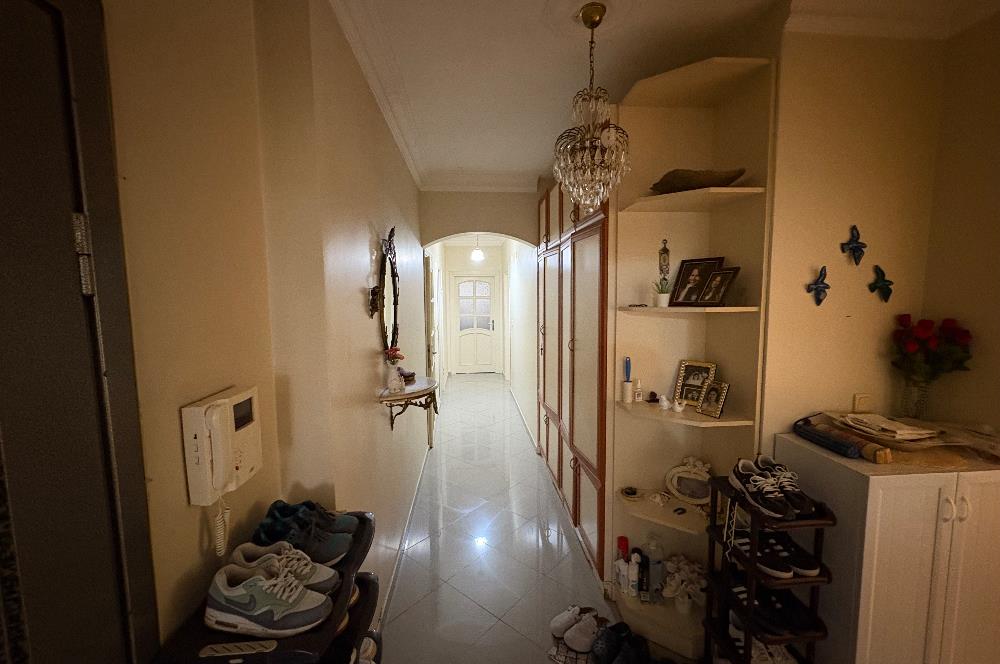 KOZYATAĞI AVŞAR SOKAKTA KOZZY AVM'YE 400 METRE SATILIK 3+1 DAİRE