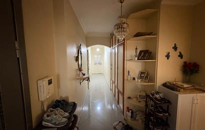 KOZYATAĞI AVŞAR SOKAKTA KOZZY AVM'YE 400 METRE SATILIK 3+1 DAİRE