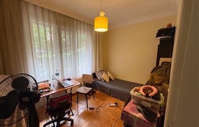 KOZYATAĞI AVŞAR SOKAKTA KOZZY AVM'YE 400 METRE SATILIK 3+1 DAİRE