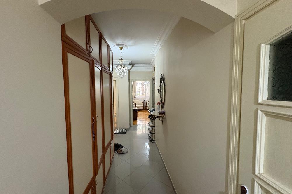 KOZYATAĞI AVŞAR SOKAKTA KOZZY AVM'YE 400 METRE SATILIK 3+1 DAİRE