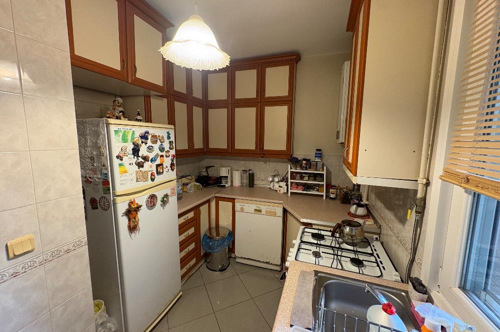 KOZYATAĞI AVŞAR SOKAKTA KOZZY AVM'YE 400 METRE SATILIK 3+1 DAİRE