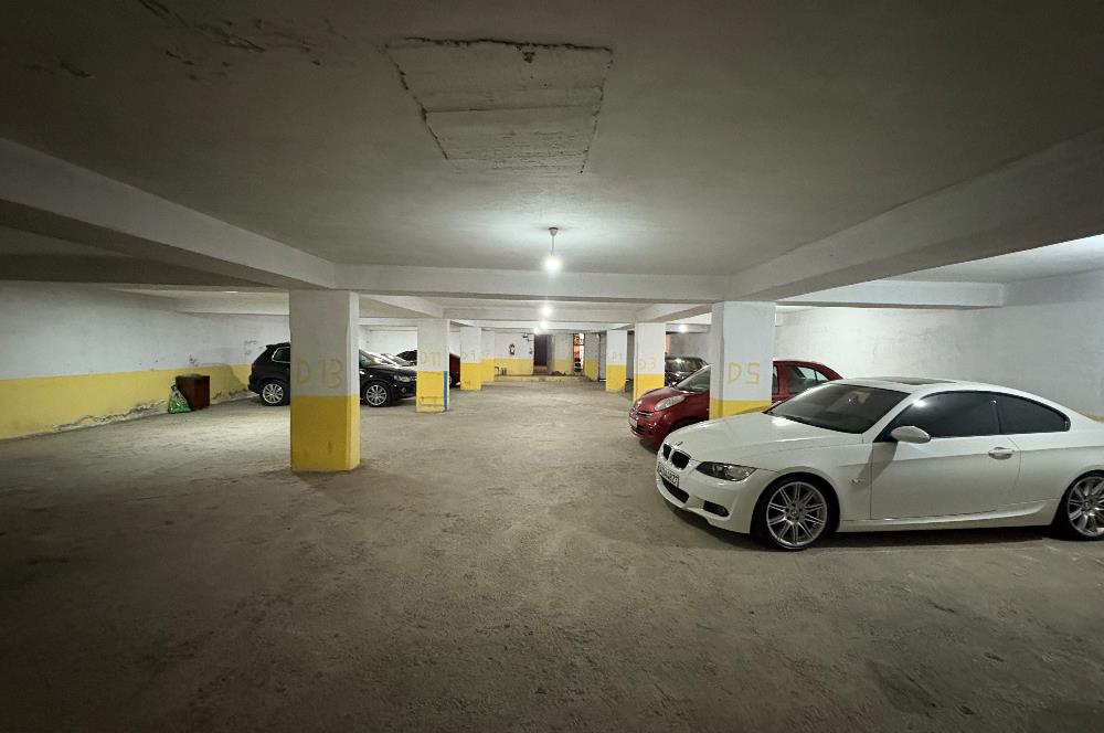 KOZYATAĞI AVŞAR SOKAKTA KOZZY AVM'YE 400 METRE SATILIK 3+1 DAİRE