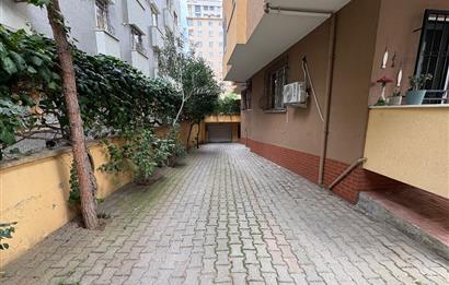 KOZYATAĞI AVŞAR SOKAKTA KOZZY AVM'YE 400 METRE SATILIK 3+1 DAİRE