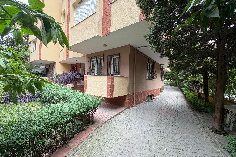 KOZYATAĞI AVŞAR SOKAKTA KOZZY AVM'YE 400 METRE SATILIK 3+1 DAİRE