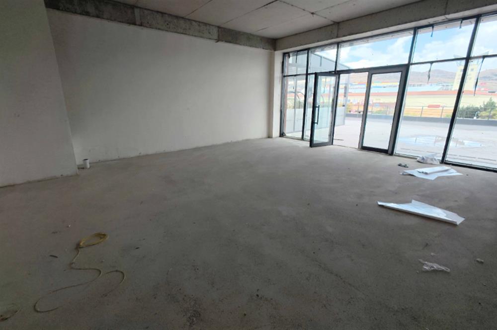 KEÇİÖREN OVACIK CADDE CEPHELİ KURUMSALLARA KİRALIK İŞ YERİ