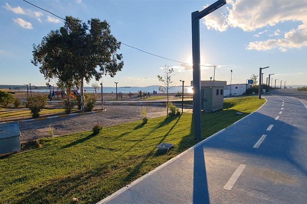 Gömeç'te, Denize Sıfır Site İçinde,Deniz Manzaralı Satılık Villa