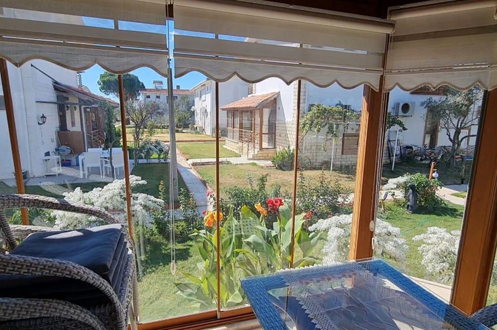 Gömeç'te, Denize Sıfır Site İçinde,Deniz Manzaralı Satılık Villa