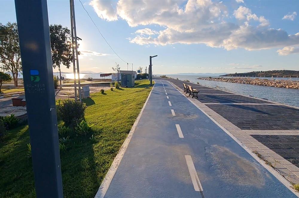 Gömeç'te, Denize Sıfır Site İçinde,Deniz Manzaralı Satılık Villa