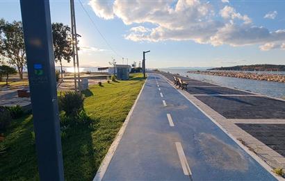 Gömeç'te, Denize Sıfır Site İçinde,Deniz Manzaralı Satılık Villa