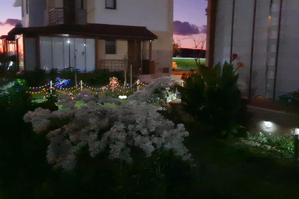 Gömeç'te, Denize Sıfır Site İçinde,Deniz Manzaralı Satılık Villa